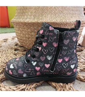 Bota Corazones De Material  Negro 21-32