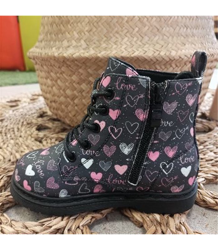 Bota Corazones De Material  Negro 21-32
