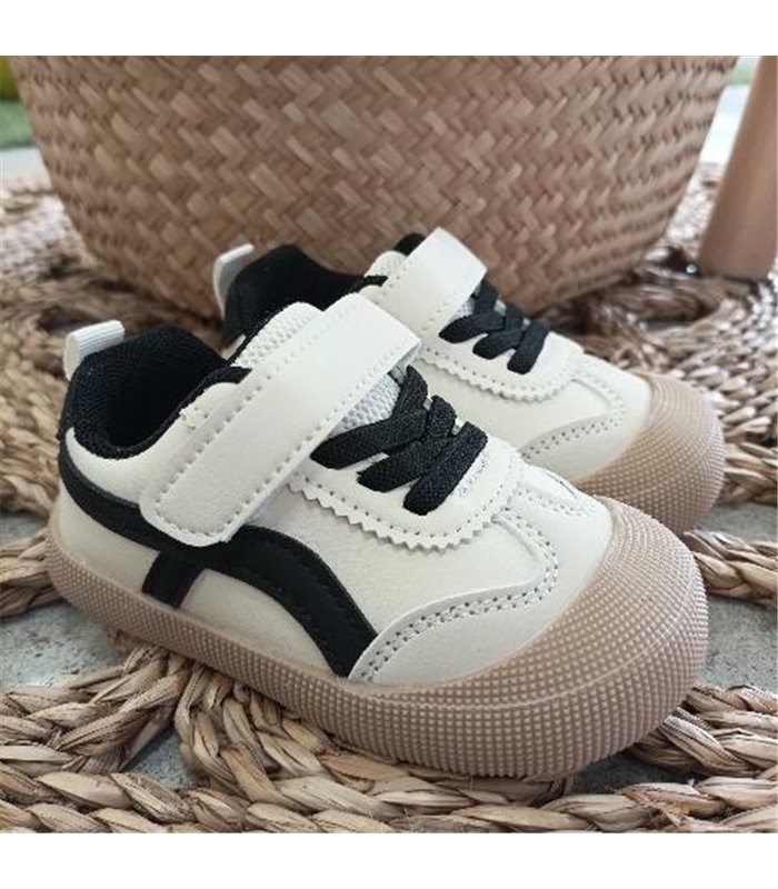 Zapatilla Primeros Pasos Puntera Reforzada  Negro 19-25