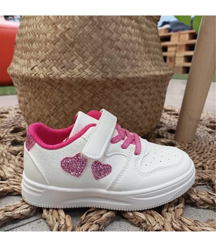 Zapatilla Material Corazones Brillo  Fucsia 30-35