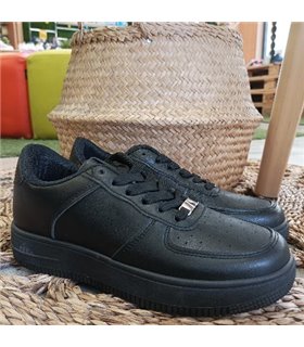 Zapatillas Estilo Air Con Chapita   Negro